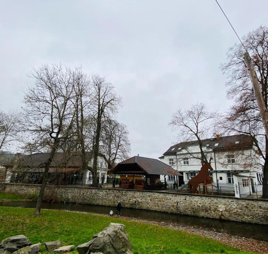 Penzion A Restaurace Belecky Mlyn Pteni 외부 사진
